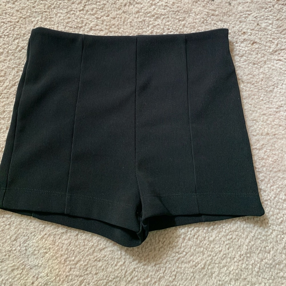 Black Forever21 biker shorts with zip in the back